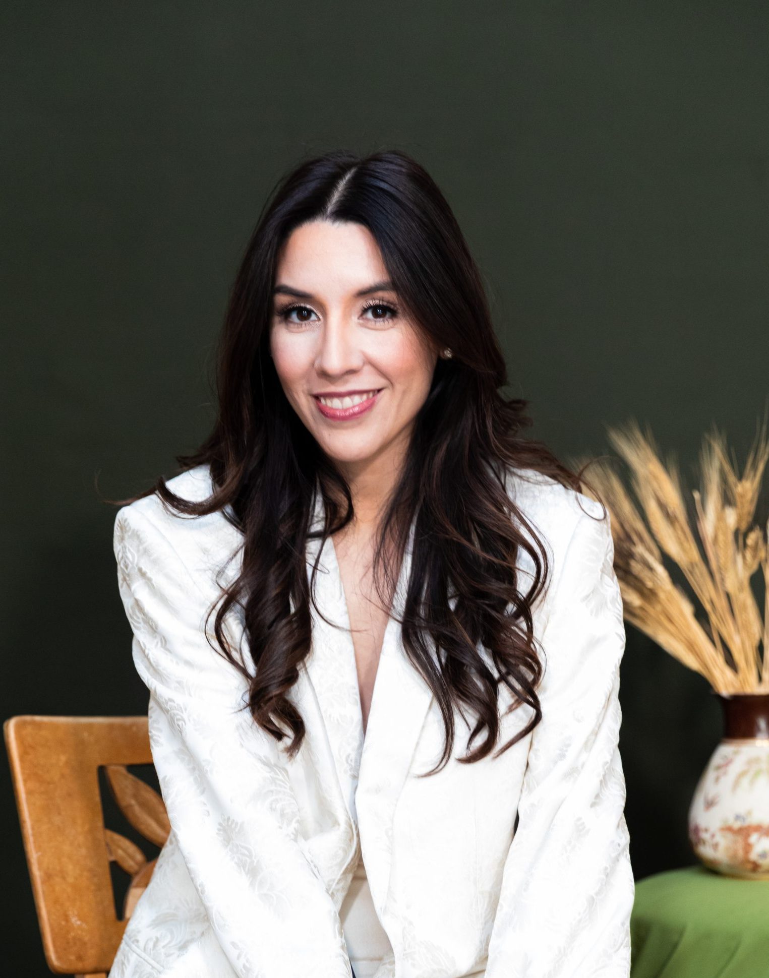 Read more about the article Erika De La Cruz, Building Your Authentic Brand, Overcoming Imposter Syndrome, Using Social Media To Share Your Story, The Power of Vision Boards and Setting Intentions, and more, with Jim Rohn International Founder, Kyle Wilson